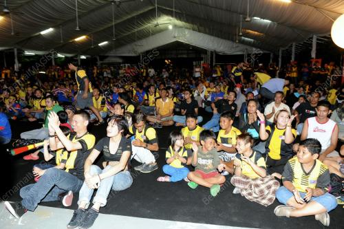 KL30_13122012_BOLA