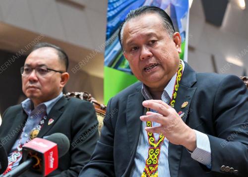 DATUK SERI ALEXANDER NANTA LINGGI