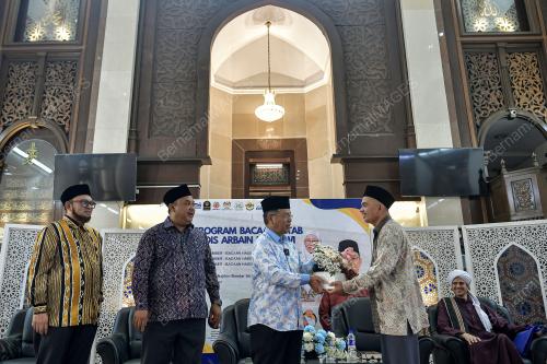 DATUK DR MOHD NA'IM MOKHTAR