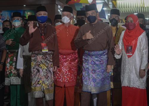 DATUK SERI ISMAIL SABRI YAAKOB