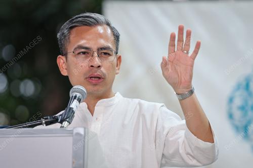 FAHMI FADZIL