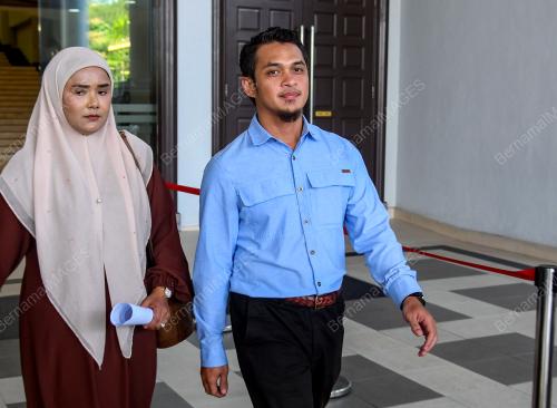 RADEN MOHD AZRUL AMIRULLA