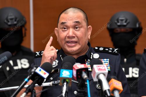 DATUK HUZIR MOHAMED