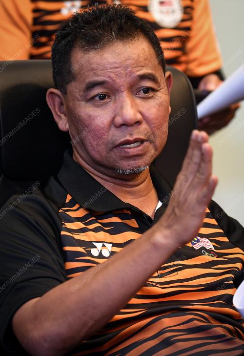 DATUK AHMAD SHAPAWI ISMAIL