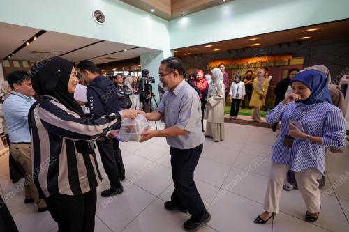 AGIHAN PEK JUADAH BERBUKA PUASA BANK ISLAM