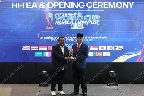 TUN MOHD ALI RUSTAM