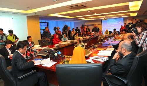 DATUK SERI ISMAIL SABRI YAAKOB