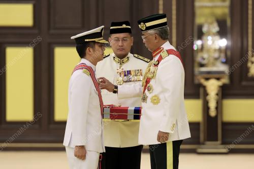 AL-SULTAN ABDULLAH RI'AYATUDDIN AL-MUSTAFA BILLAH SHAH