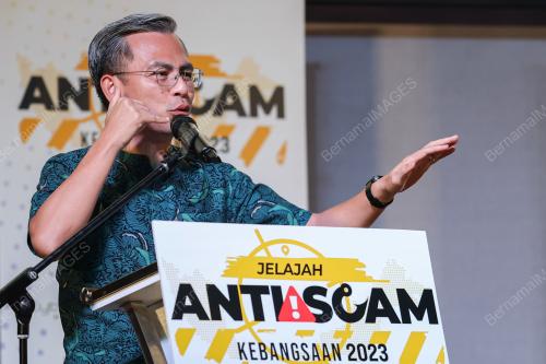 FAHMI FADZIL