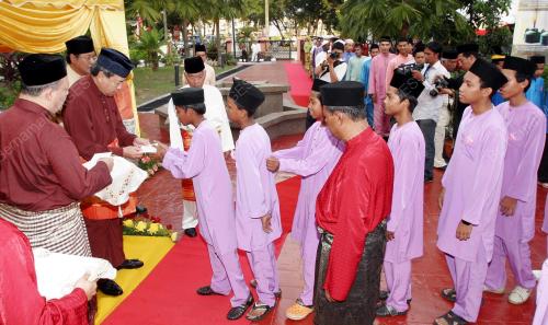 SULTAN SHARAFUDDIN