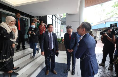 FAHMI FADZIL