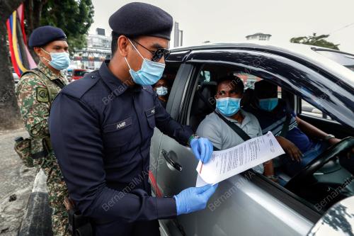 ORANG RAMAI DIBENAR NAIKI KENDERAAN MENGIKUT KAPISITI PENUMPANG - PKP