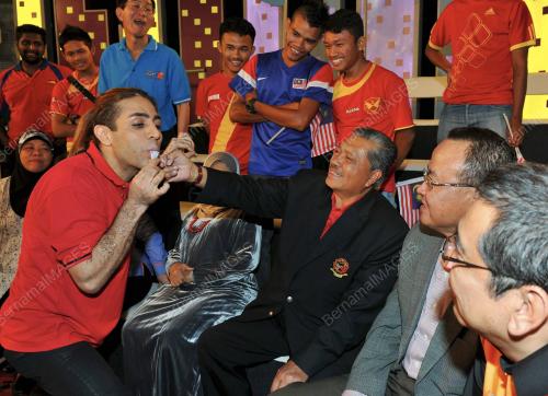 KL30_19042012_100_HARI