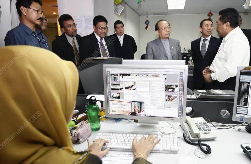 DR RAIS YATIM