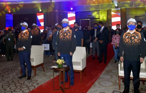 DATUK SERI ISMAIL SABRI YAAKOB