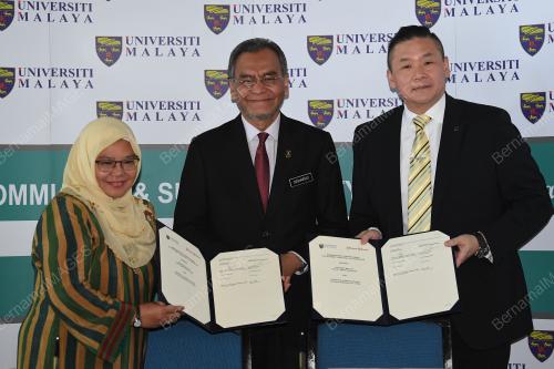 DATUK SERI DR DZULKEFLY AHMAD