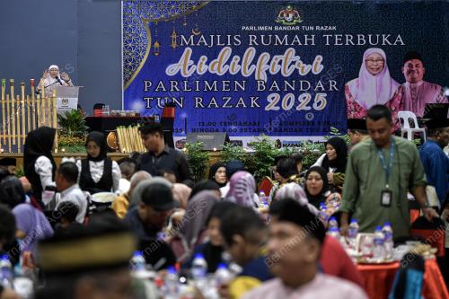 DATUK SERI DR WAN AZIZAH WAN ISMAIL