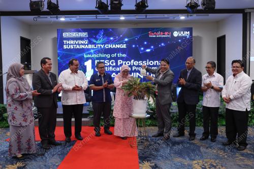 DR SALIHIN ABANG
