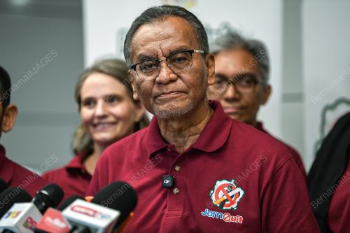 DATUK SERI DR DZULKEFLY AHMAD