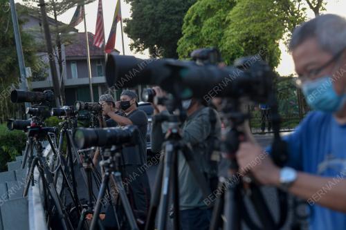 BUKIT TUNKU MENJADI TUMPUAN PEMINAT FOTOGRAFI