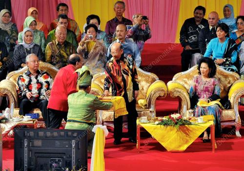 KL30_21042012_AGONG