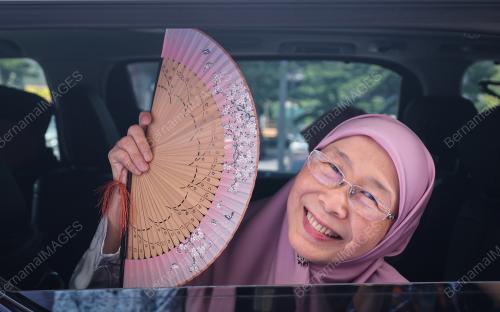 DATUK SERI DR WAN AZIZAH WAN ISMAIL