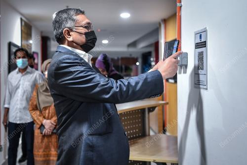 DATUK SERI DR SHAMSUL ANUAR NASARAH
