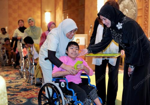 TUANKU NUR ZAHIRAH