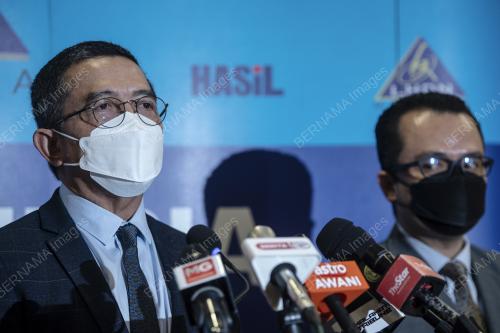 DATUK MOHD NIZOM SAIRI