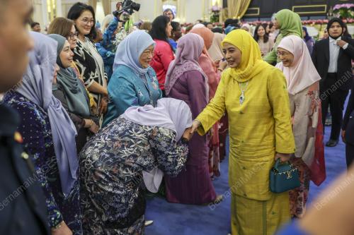 RAJA ZARITH SOFIAH