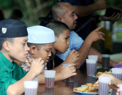 MANGSA TANAH RUNTUH
