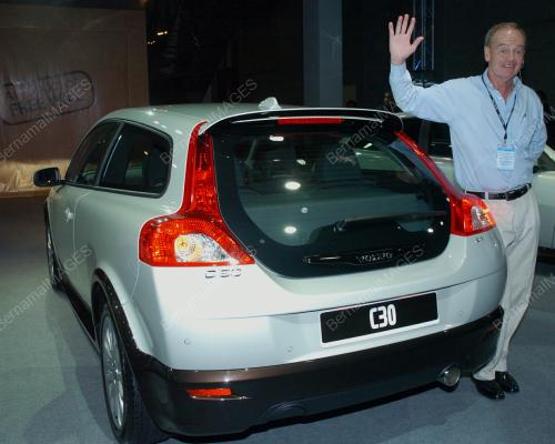 PELANCARAN KERETA VOLVO C30