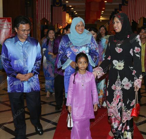 TUANKU NUR ZAHIRAH