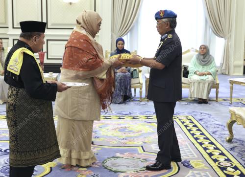 AL-SULTAN ABDULLAH RI'AYATUDDIN AL-MUSTAFA BILLAH SHAH