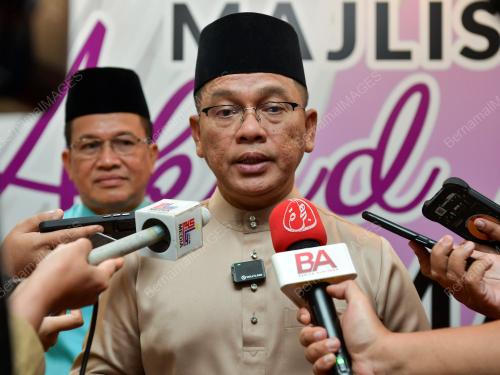 DATUK DR MOHD NA'IM MOKHTAR