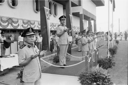 HARI POLIS