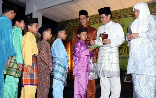 MOHD SHAFIE APDAL