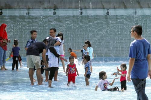 KL30_25122016_KOLAM_KLCC