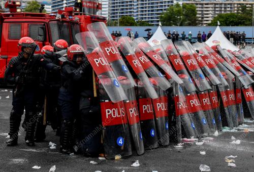 POLIS_RUSUHAN