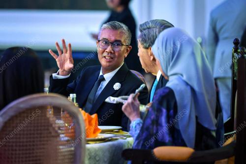 SULTAN SHARAFUDDIN IDRIS SHAH