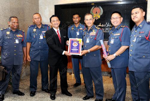 KL30_28032017_WAN_SIJIL