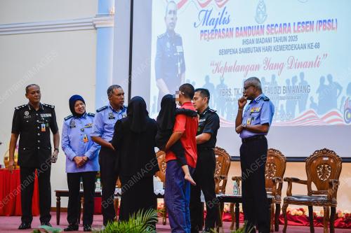 AHMAD FAUDZI AWANG