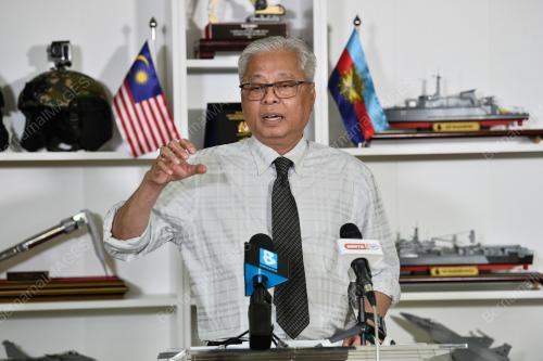 DATUK SERI ISMAIL SABRI YAAKOB