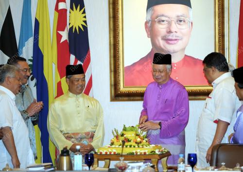 DATUK SERI MOHD NAJIB TUN ABDUL RAZAK