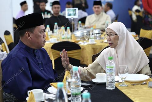 DATUK SERI DR WAN AZIZAH WAN ISMAIL