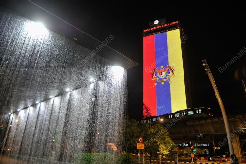 MENARA DBKL BERMANDI CAHAYA BENDERA WILAYAH PERSEKUTUAN