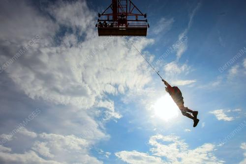 KL31_01102016_BASE_JUMP