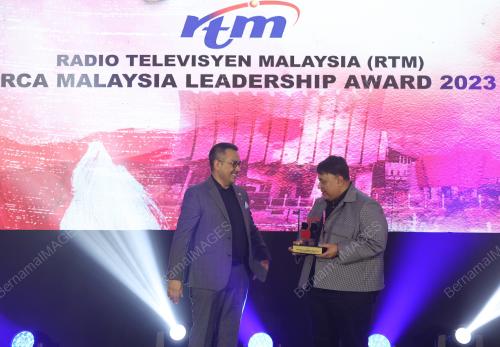 ANUGERAH PERHUBUNGAN AWAM MALAYSIA KE-15