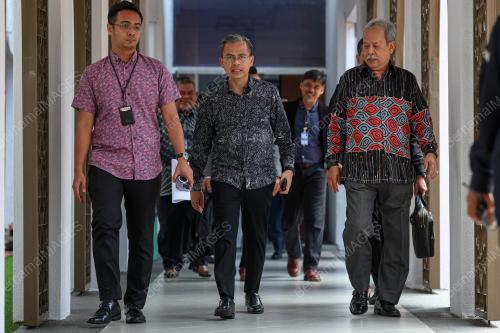 FAHMI FADZIL