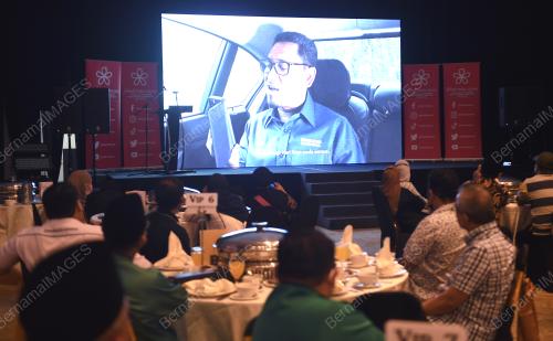 DATUK SERI AHMAD FAIZAL AZUMU